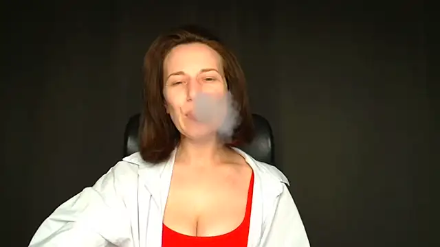 Kelly Kisss online show from June 7, 11:15 am