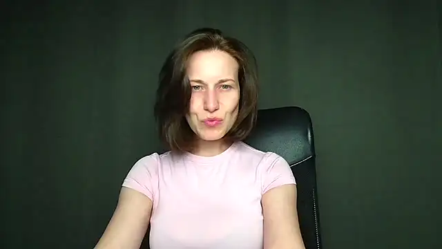 Kelly Kisss online show from April 26, 11:18 am