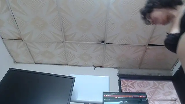 Snapshot of porndollbaby chatting on July 22, 6:32 pm porndollbaby online show from July 22, 6:32 pm