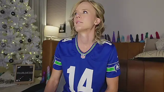 Taylorlove303 online show from December 18, 11:03 am