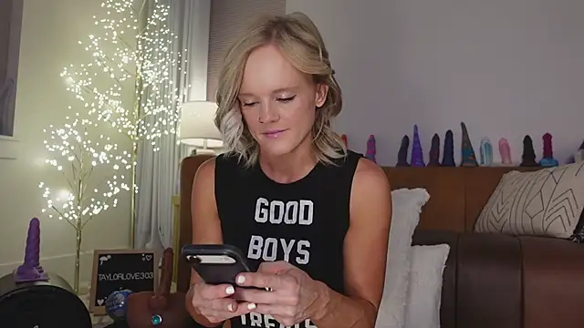 Taylorlove303 online show from January 7, 10:53 am
