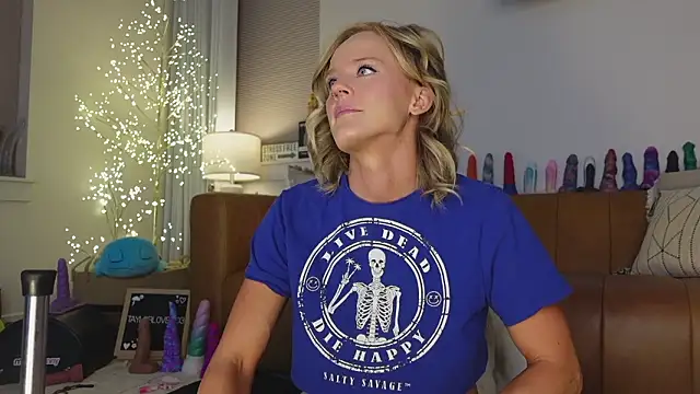 Taylorlove303 online show from March 26, 10:13 am