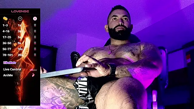 Snapshot of Max-prada chatting on March 3, 1:23 am Max-prada online show from March 3, 1:23 am