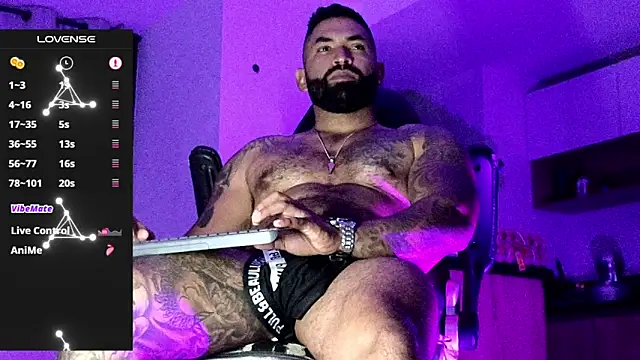 Snapshot of Max-prada chatting on February 14, 2:12 am Max-prada online show from February 14, 2:12 am