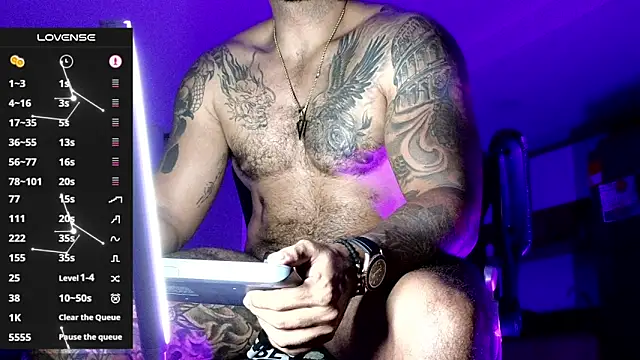 Snapshot of Max-prada chatting on February 15, 7:51 am Max-prada online show from February 15, 7:51 am