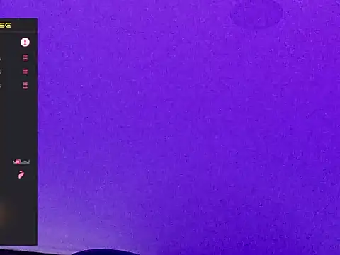 Snapshot of Max-prada chatting on February 5, 2:07 am Max-prada online show from February 5, 2:07 am