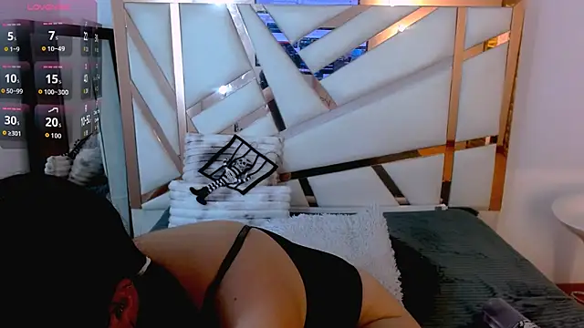 Snapshot of hannia_baileys chatting on November 13, 9:19 pm hannia baileys online show from November 13, 9:19 pm