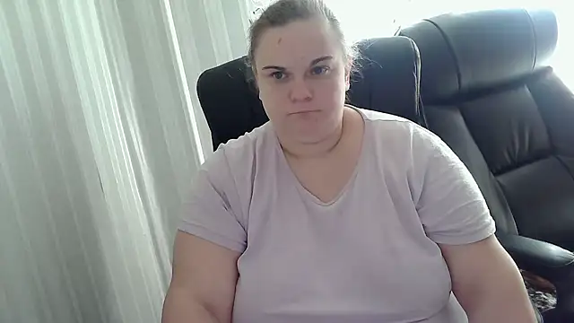 Snapshot of HollyXEva chatting on September 25, 7:47 am HollyXEva online show from September 25, 7:47 am