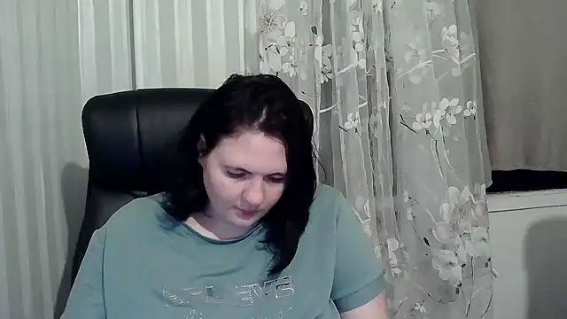 Snapshot of HollyXEva chatting on October 1, 11:08 pm HollyXEva online show from October 1, 11:08 pm