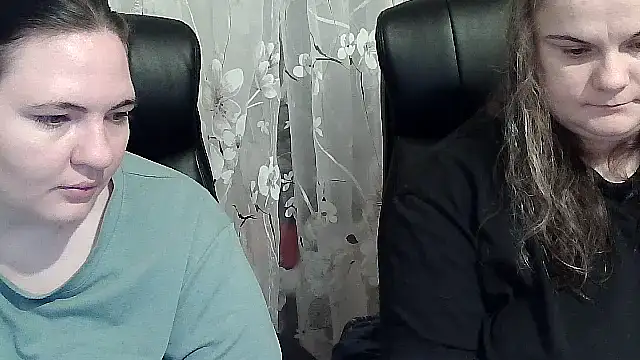 Snapshot of HollyXEva chatting on October 8, 3:46 pm HollyXEva online show from October 8, 3:46 pm