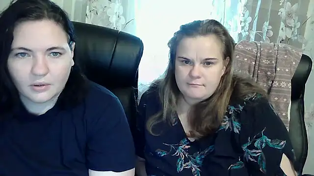 Snapshot of HollyXEva chatting on October 7, 1:34 pm HollyXEva online show from October 7, 1:34 pm