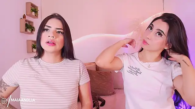 maia lia  online show from September 9, 11:25 pm