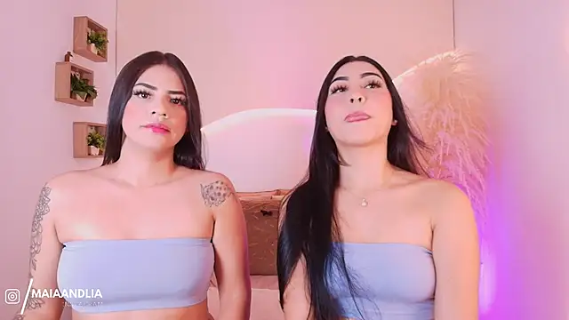 maia lia  online show from October 6, 6:19 pm