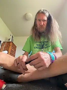 Snapshot of eager1975 chatting on June 27, 4:02 pm eager1975 online show from June 27, 4:02 pm