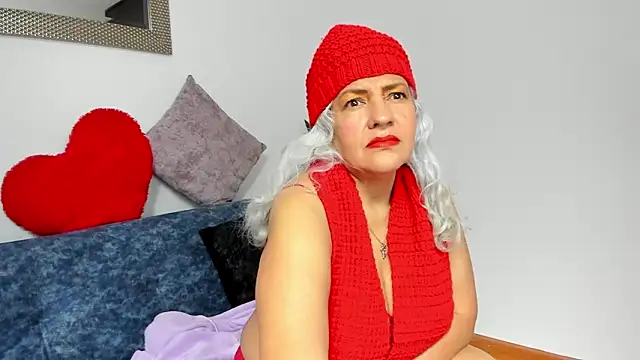 Snapshot of marilyn70 chatting on February 4, 12:05 am marilyn70 online show from February 4, 12:05 am