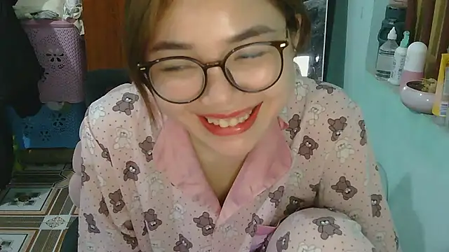 Uhem112 online show from November 7, 3:38 pm