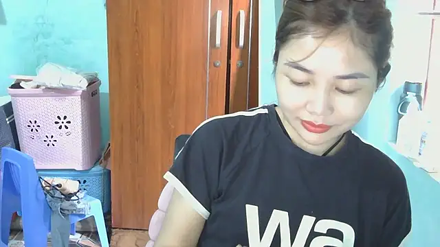 Snapshot of Uhem112 chatting on October 9, 1:17 am Uhem112 online show from October 9, 1:17 am