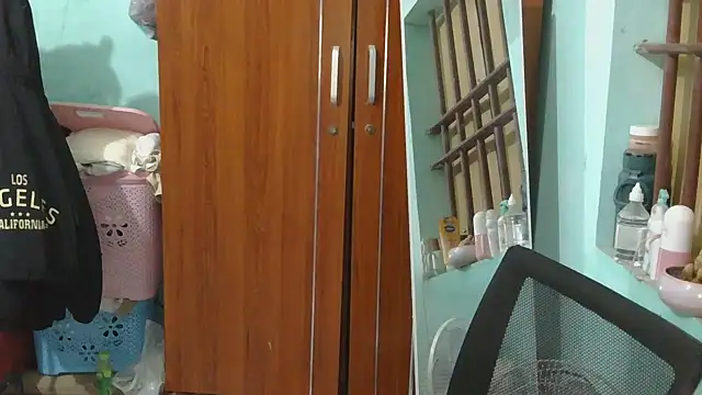 Uhem112 online show from November 11, 1:44 am