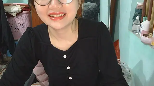 Uhem112 online show from November 1, 1:23 am