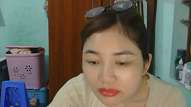 Snapshot of Uhem112 chatting on October 8, 3:52 am Uhem112 online show from October 8, 3:52 am