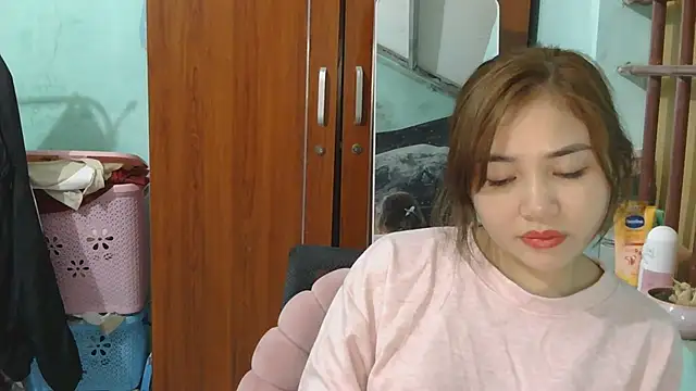 Uhem112 online show from October 31, 1:19 pm