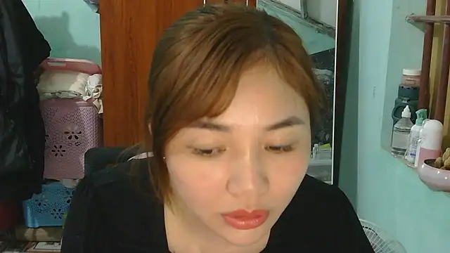 Uhem112 online show from November 11, 1:50 pm