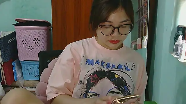 Snapshot of Uhem112 chatting on October 6, 12:45 am Uhem112 online show from October 6, 12:45 am