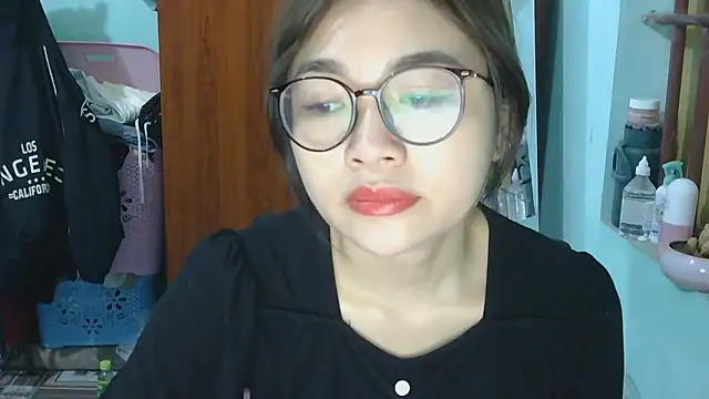 Uhem112 online show from November 17, 12:47 am