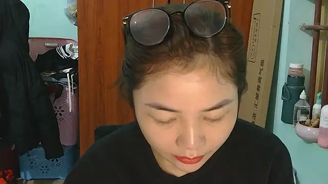 Uhem112 online show from December 4, 1:26 am