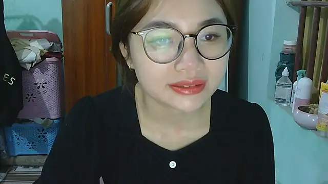 Uhem112 online show from November 2, 1:32 am