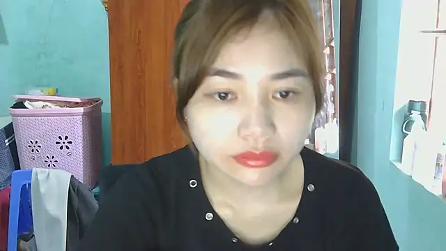 Snapshot of Uhem112 chatting on October 11, 2:23 am Uhem112 online show from October 11, 2:23 am