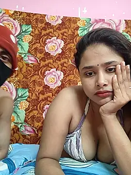 Seducing couple online show from April 14, 3:55 am