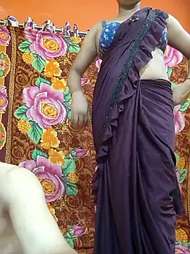 Snapshot of Seducing_couple chatting on June 14, 5:25 pm Seducing couple online show from June 14, 5:25 pm