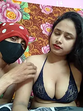Seducing couple online show from March 17, 4:59 am