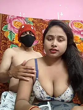 Snapshot of Seducing_couple chatting on July 11, 5:30 am Seducing couple online show from July 11, 5:30 am