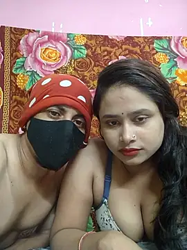 Snapshot of Seducing_couple chatting on July 18, 4:10 am Seducing couple online show from July 18, 4:10 am
