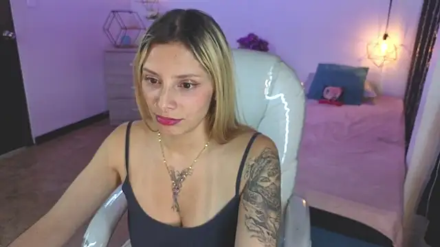 Jennaa Cooper online show from November 18, 9:29 pm