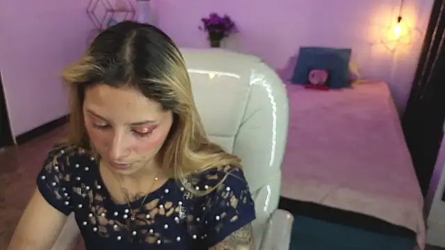 Jennaa Cooper online show from November 17, 7:07 pm