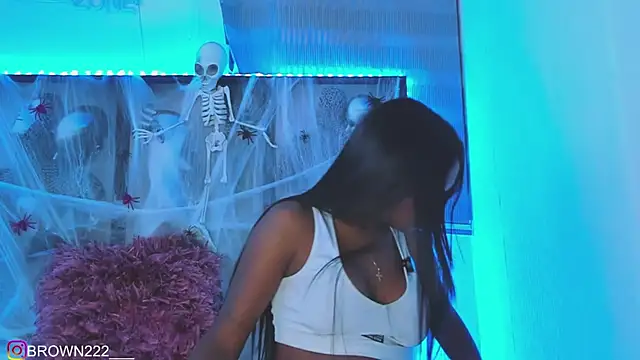 Snapshot of _naomibrown_ chatting on October 13, 1:18 am naomibrown online show from October 13, 1:18 am