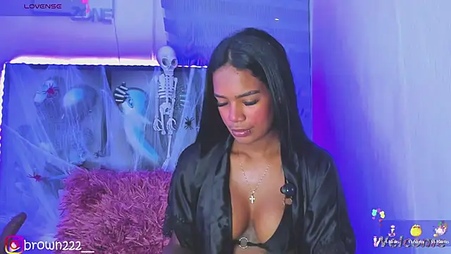 Snapshot of _naomibrown_ chatting on October 25, 2:33 am naomibrown online show from October 25, 2:33 am