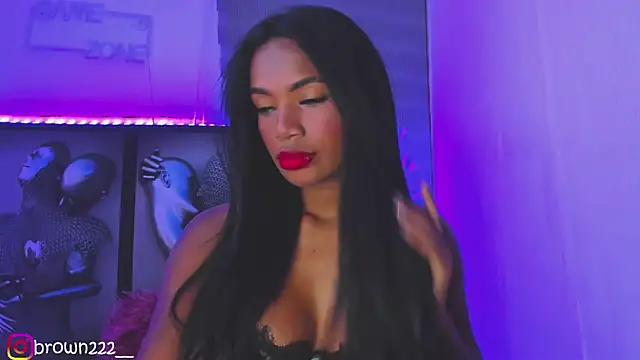 Snapshot of _naomibrown_ chatting on November 17, 2:26 am naomibrown online show from November 17, 2:26 am