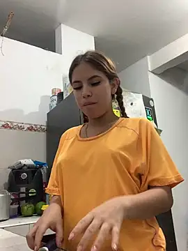 MiiluRosse online show from November 14, 1:42 am