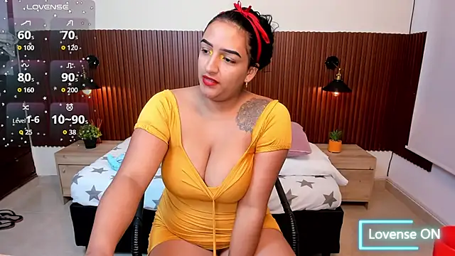 Snapshot of ElectraRose_ chatting on December 15, 12:00 pm ElectraRose online show from December 15, 12:00 pm