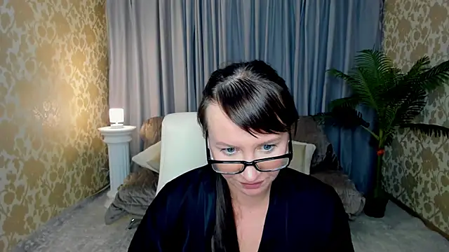 Snapshot of GorgeouseSmile chatting on October 13, 12:18 pm GorgeouseSmile online show from October 13, 12:18 pm
