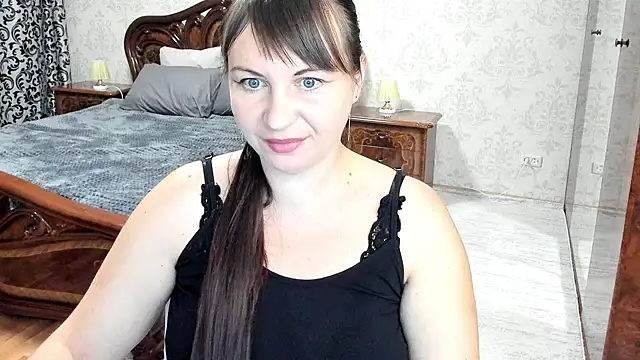 Snapshot of GorgeouseSmile chatting on October 18, 4:14 am GorgeouseSmile online show from October 18, 4:14 am
