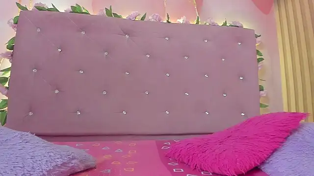violet taylor  online show from July 8, 2:13 am