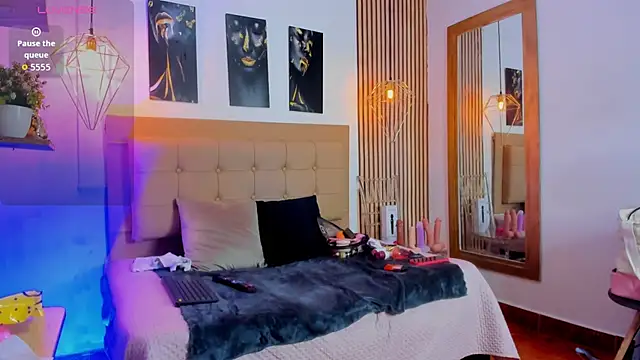  samanthaa foxx online show from November 18, 11:02 am