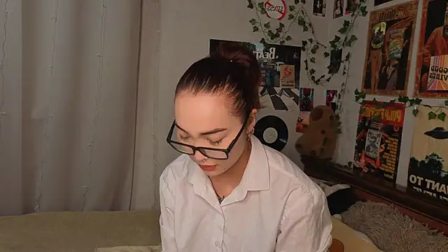 OdetteBiddy online show from November 28, 8:09 pm