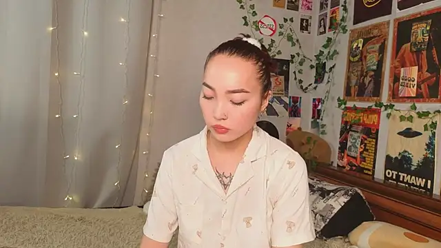 OdetteBiddy online show from November 26, 8:09 pm