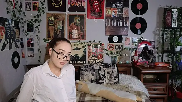 OdetteBiddy online show from November 16, 7:29 pm